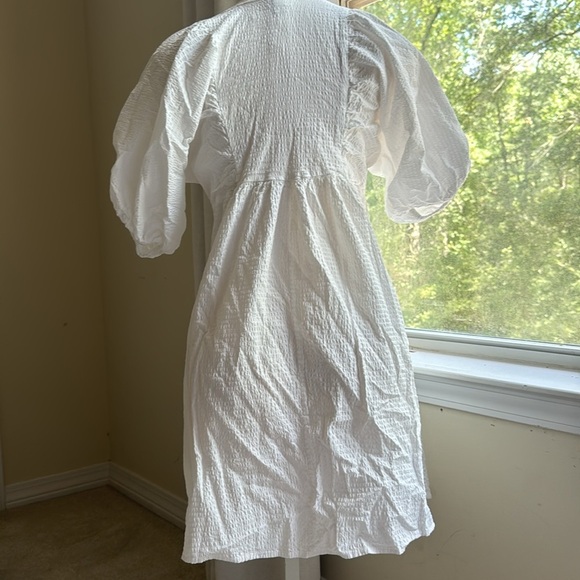 White Dress - Picture 3 of 4